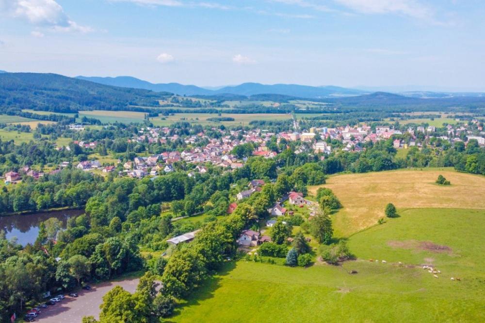 Ubytovani Na Namesti Nove Mesto pod Smrkem Buitenkant foto